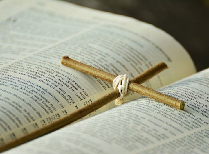 Si nos apropiamos de la gracia de Dios, tenemos la certeza de que no sigue amando y que responde con perdón a nuestro genuino arrepentimiento cada vez que pecamos.