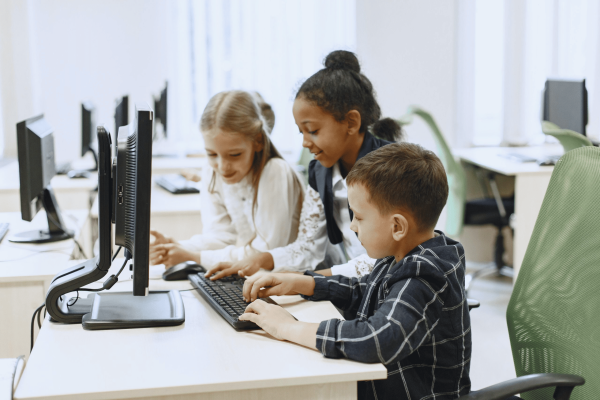 Debemos ser cuidadosos de que nuestros hijos no caigan en la ciberdependencia.