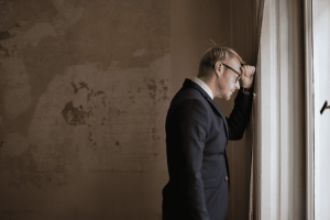 Dios nos liberta de los períodos de angustia.