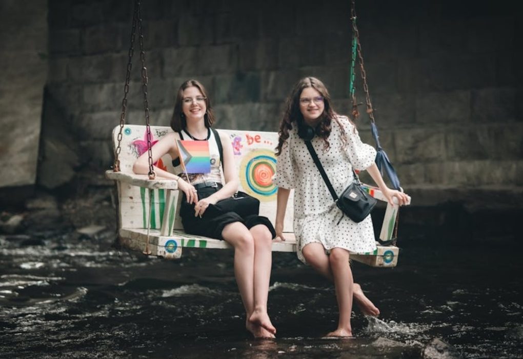 12 secretos para cultivar buenas relaciones Lo más probable es que al evaluarnos, encontremos que hay aspectos de nuestro relacionarnos con la familia y las demás personas, que ameritan ajustes. No en nuestras fuerzas, sino con ayuda de Dios.