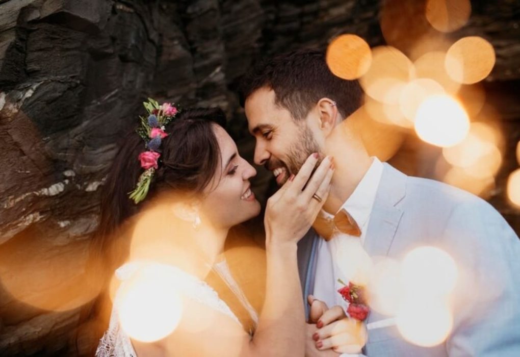 El amor se cultiva cada día. Es un compromiso que debemos asumir para con nuestro cónyuge. No podemos pretender que él o ella nos hagan felices. Usted y yo debemos poner de nuestra parte, dar el primer paso.