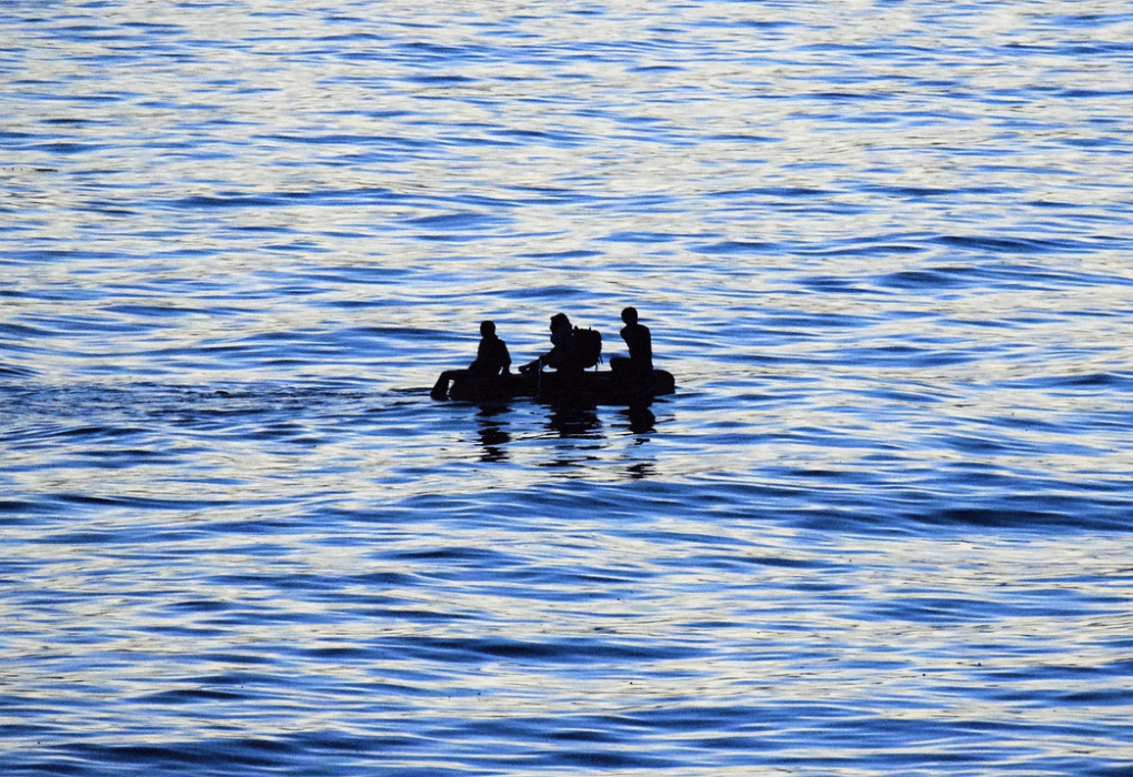 Dios salvó a una familia en medio de altamar.