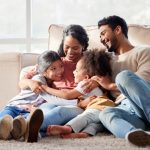 Reflexione en algo: Dios conoce nuestra situación con los hijos adolescentes y está dispuesto a ayudarnos si acudimos a Él. El Espíritu Santo nos equipa para cumplir la tarea, aunque nos parezca ardua.
